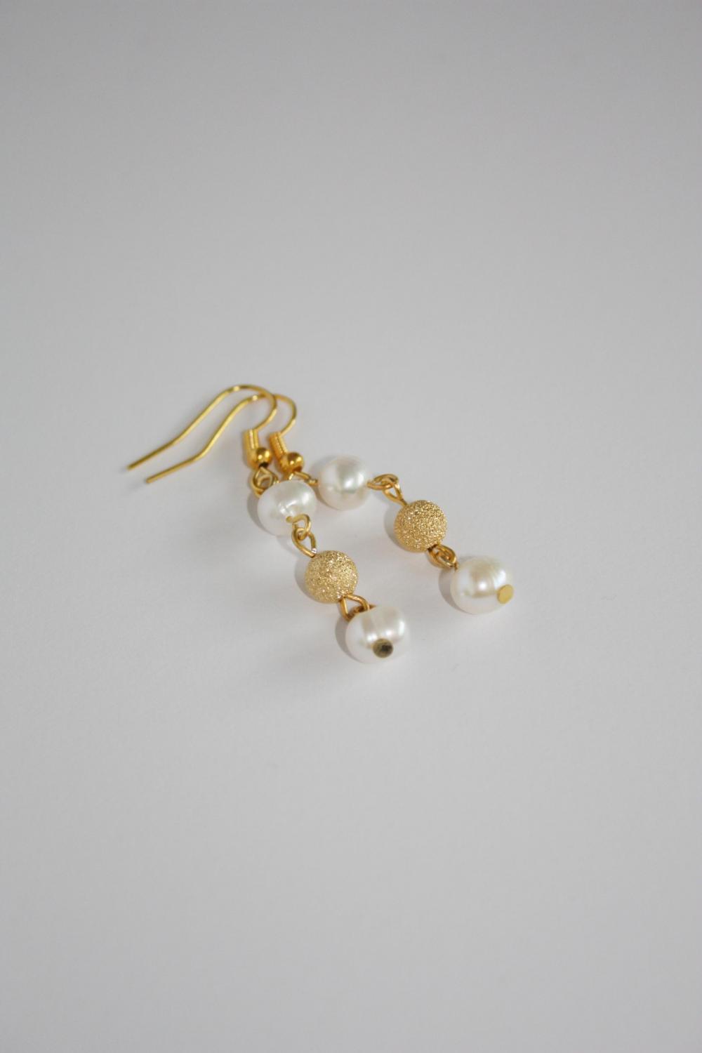Ivory Pearl And Gold Stardust Drop Earrings -athena